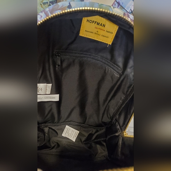 201. NWT - Herschel Supply Co. x Hoffman Grove Winter Floral Backpack - Picture 10 of 13